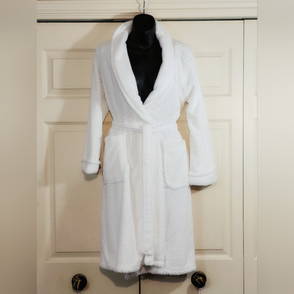 Ulta Beauty Soft White Bath Robe Size S